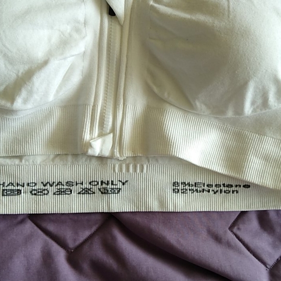 3 Racer back bras - Picture 3 of 3